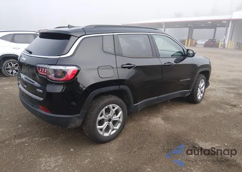 2025 Jeep Compass Latitude 4X4 из США, поврежденный, VIN 3C4NJDBN1ST604245